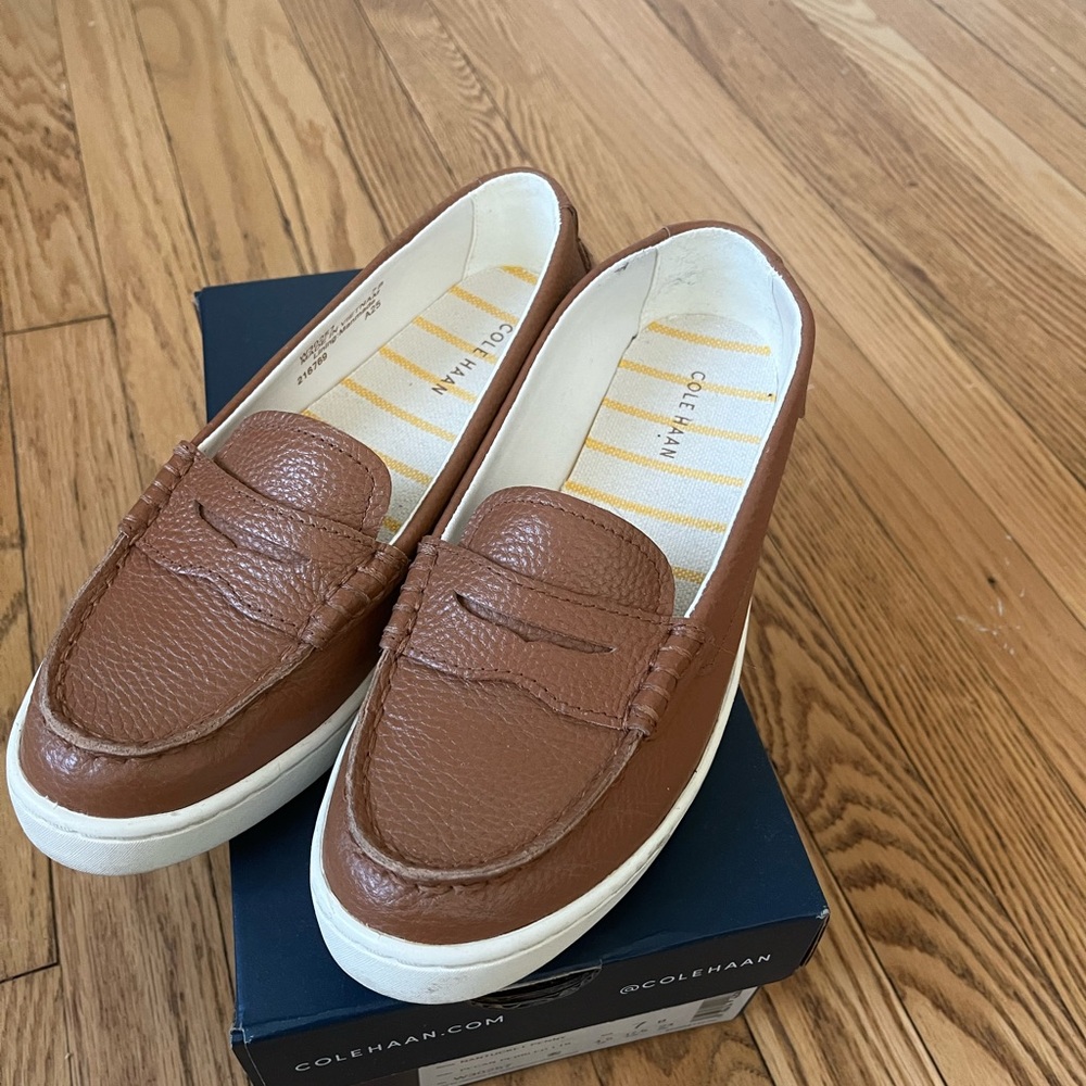 Cole Hahn Pecan Pebbled Nantucket Penny Loafer Size 7